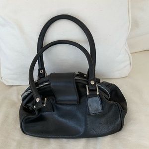 The petit yet spacious Doctor's style bag